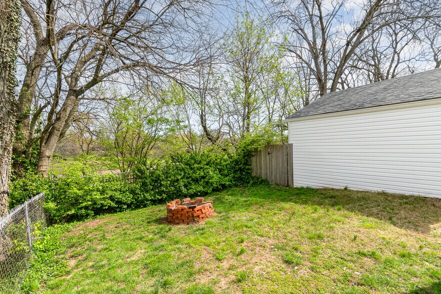 Building Photo - 49 Southview Ave