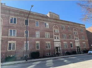Building Photo - 1169 E 61st St