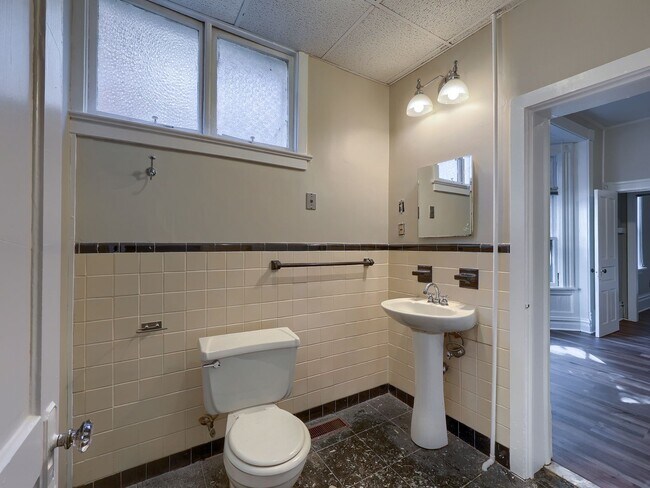 Building Photo - 2210 N 3rd St