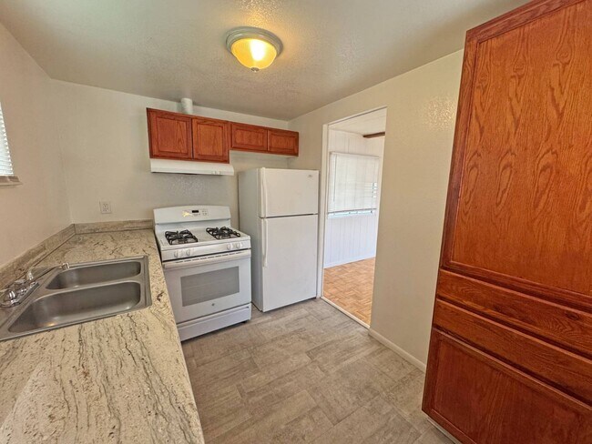 Building Photo - 70210 CA-111