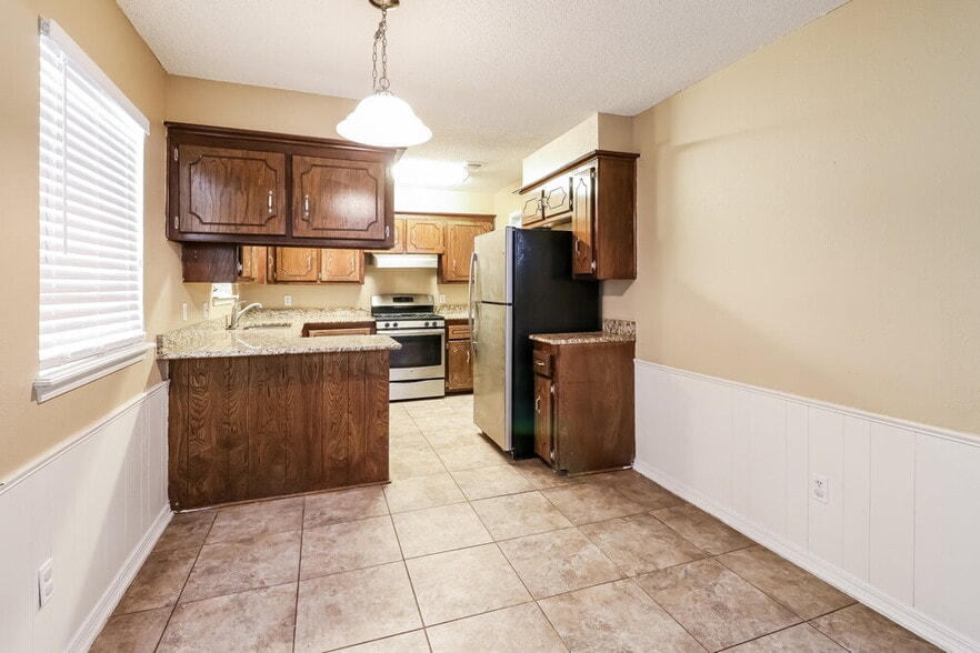 Building Photo - 1212 SE 11th St