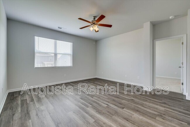 Building Photo - 1253 Birch Cir