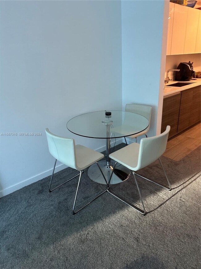 Building Photo - 1100S S Miami Ave