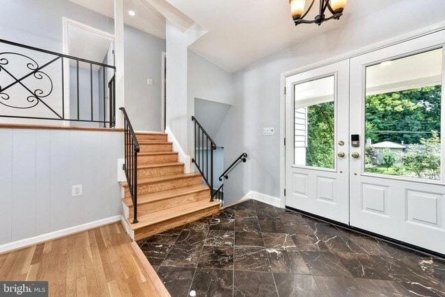 Building Photo - 5012 Dodson Dr