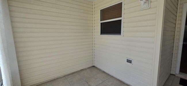 Building Photo - 2419 Southern Oak St