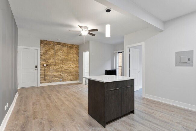 Building Photo - 1651 W Jonquil Terrace