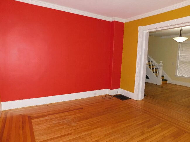 Building Photo - 46 Kingsley Ave