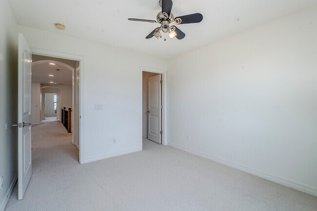 Building Photo - 2744 E Donato Dr