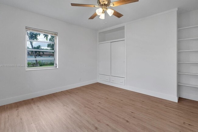 Building Photo - 1751 12th Ct N