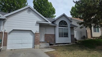 Building Photo - 1104 W 220 S