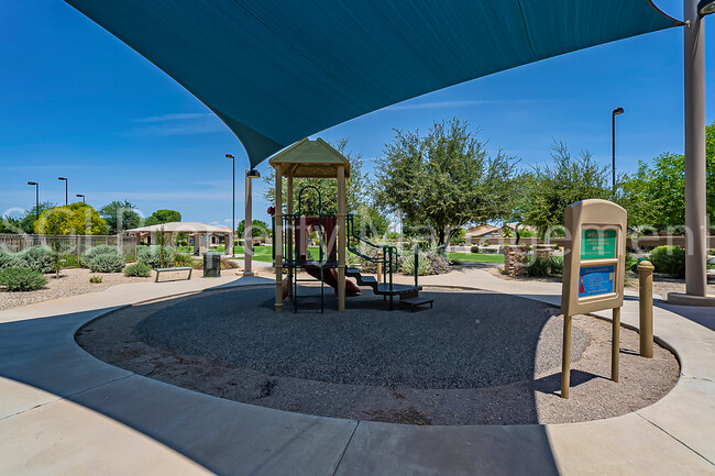 Building Photo - Gorgeous Casa Grande home ready for move in