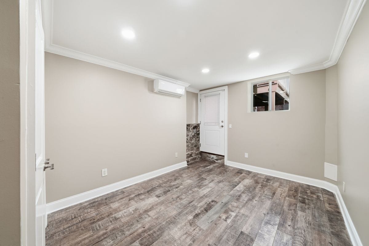 Building Photo - 37 Astor Pl