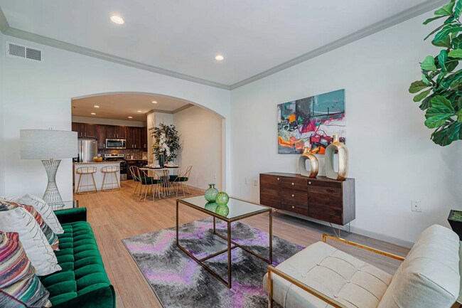 Building Photo - Move In Now & Enjoy 1 Month FREE!