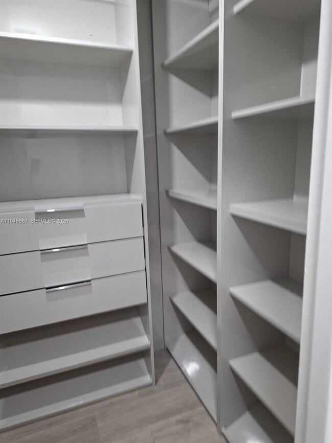 Building Photo - 301 Golden Isles Dr