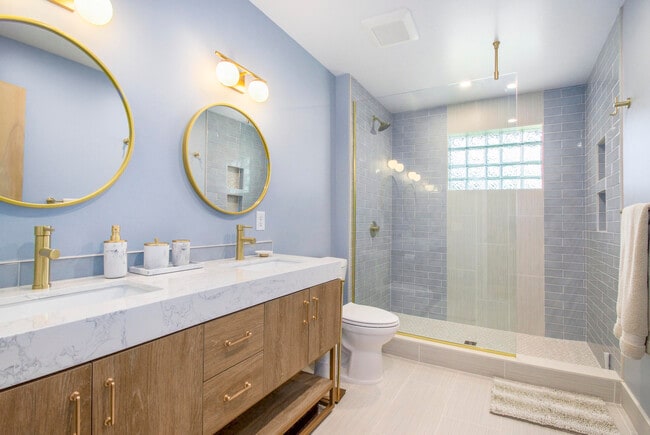 Building Photo - 1525 Arborview Blvd