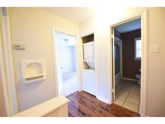 Building Photo - 6357 Oriole Dr