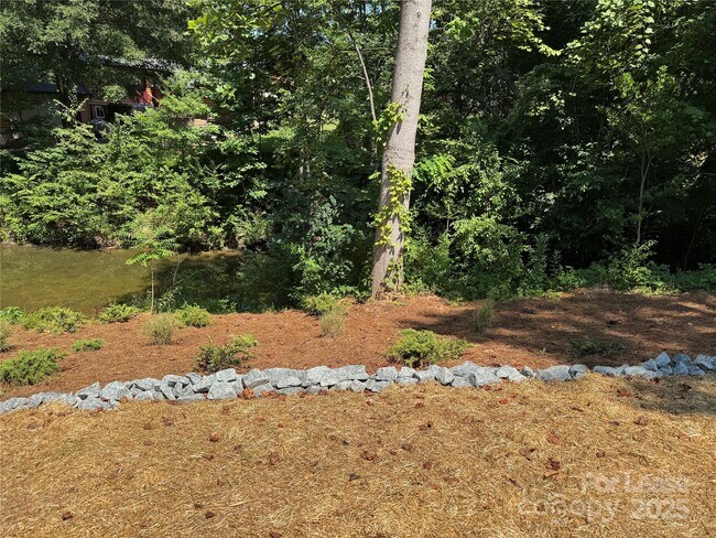 Building Photo - 150 Driftwood Dr