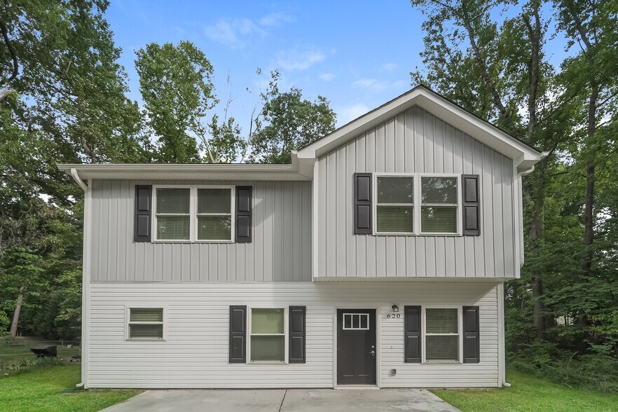 Primary Photo - 620 Owen Blvd