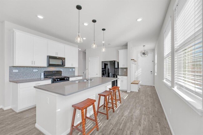 Building Photo - 101 Mountain Valley St