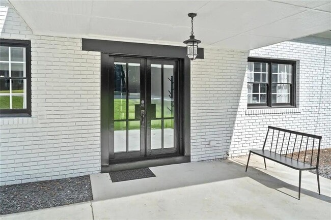 Building Photo - 356 W Wieuca Rd NE