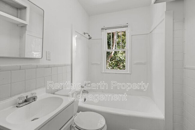 Building Photo - 514 81st St S