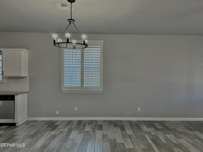 Building Photo - 13139 Saker Dr