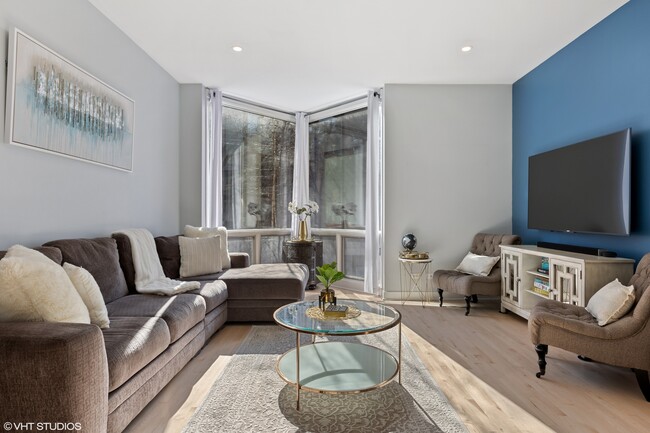 Building Photo - 1240 W Cottage Pl