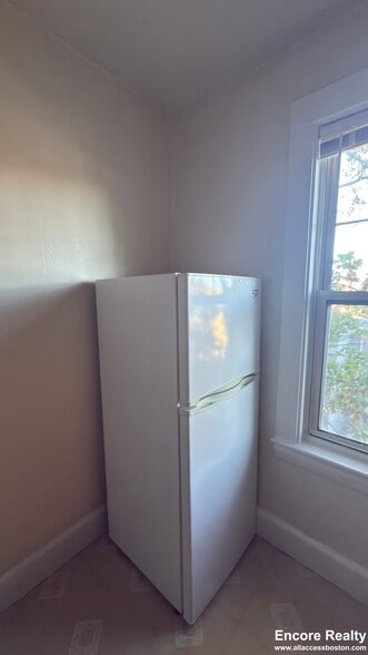 Building Photo - 155 Summer St