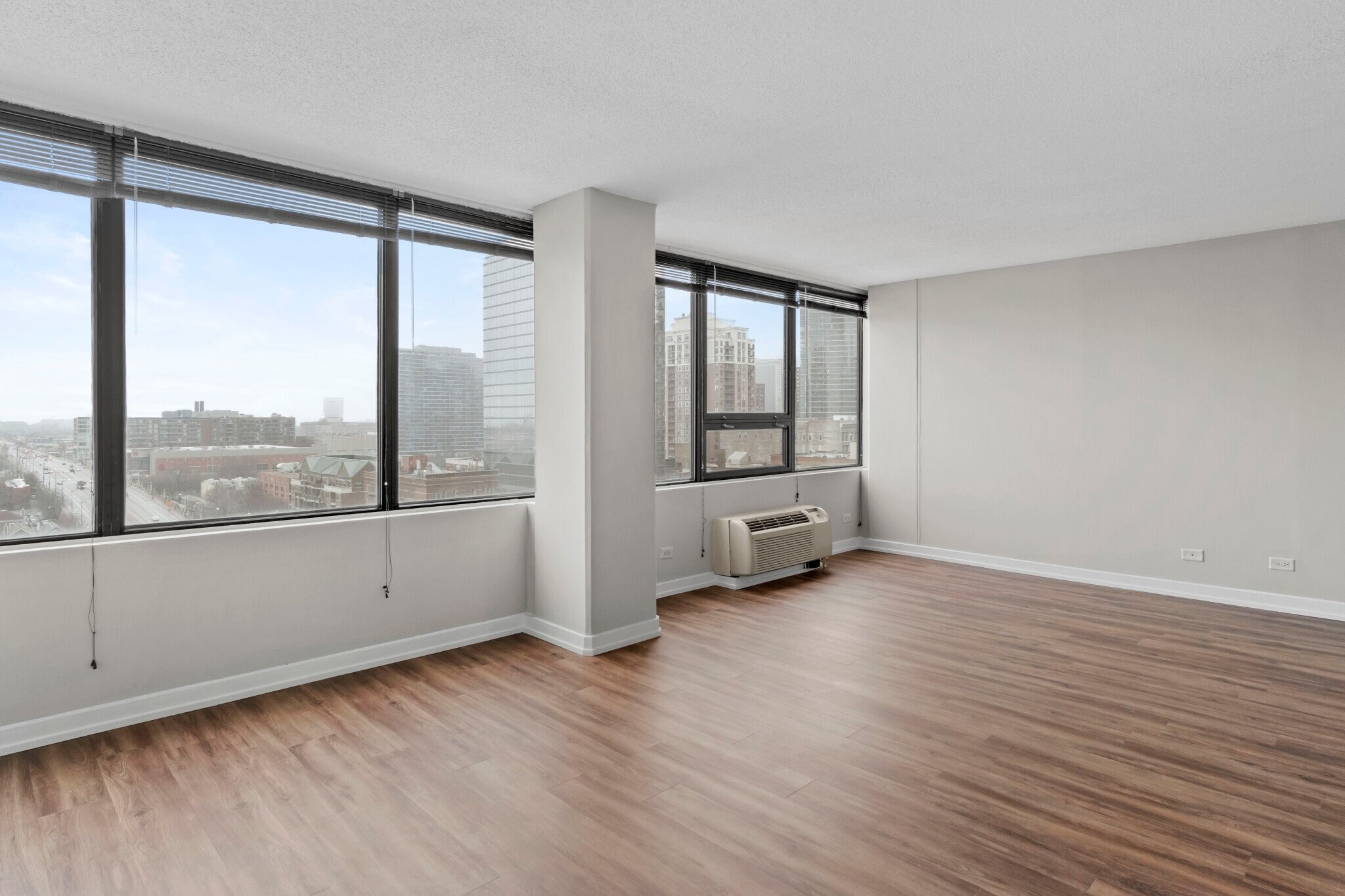 Building Photo - 1213 S Michigan Ave