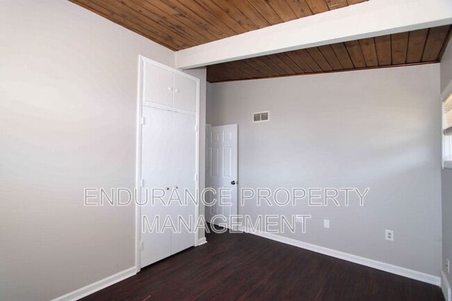 Building Photo - 3130 Balsamridge Dr