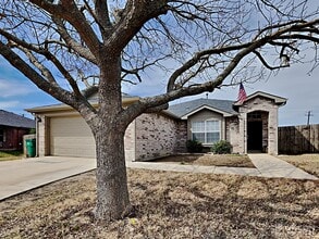 Building Photo - 200 Oaklawn Dr
