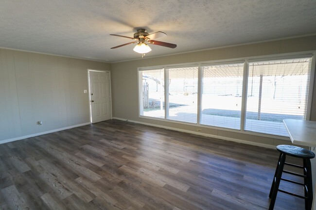 Building Photo - Remodeled Duplex on Logan Martin Lake