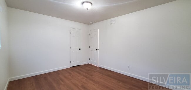 Building Photo - Cozy 3 bedroom 1 Bath home!