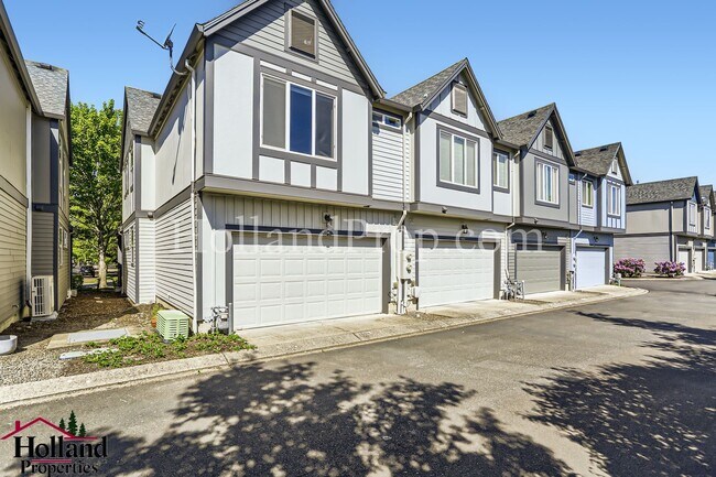 Building Photo - Beautiful 3 Bedroom Home with Community Pool, Hot Tub & 2-Car Garage in Hillsboro ** NEW PRICE $2...