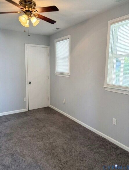 Building Photo - 308 Maple Ln