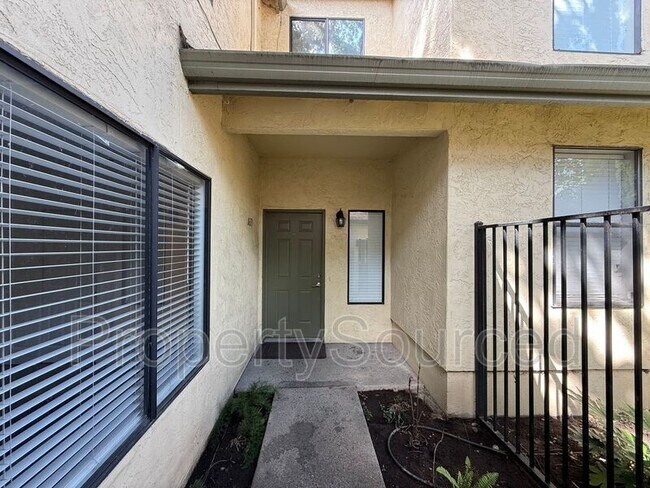 Building Photo - 1633 Porter Way