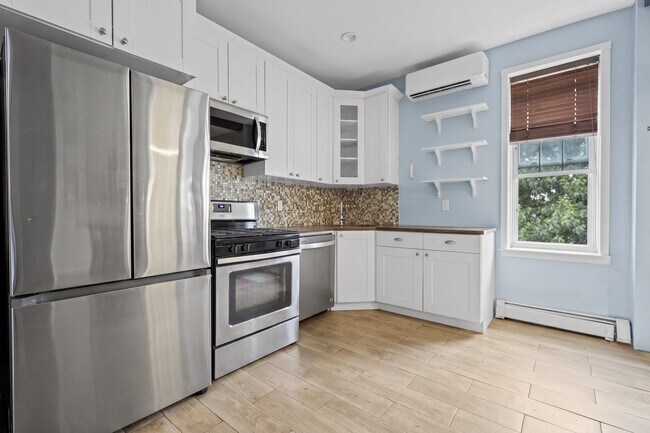 Building Photo - 414 59th St