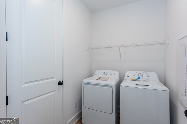 Building Photo - 3140 Marbella Cir