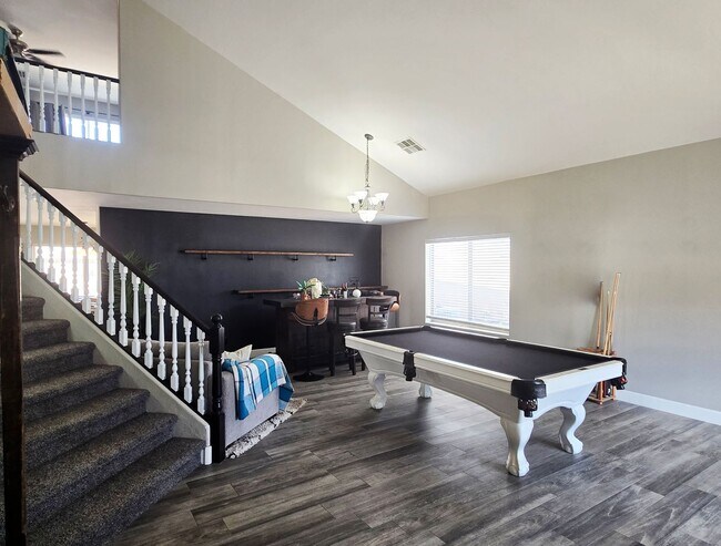 Building Photo - 2 story 3-bed, 2-bath home in San Tan Valley!