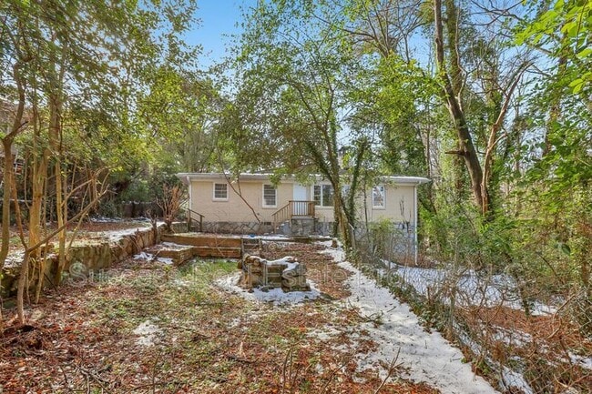 Building Photo - 1840 Camellia Dr