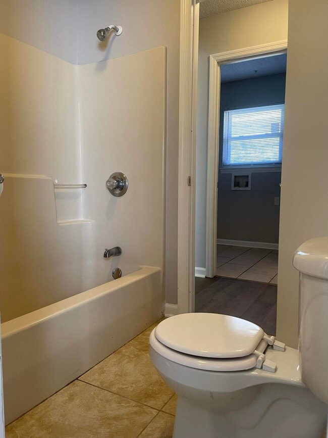 Building Photo - 4759 Tessie Ln