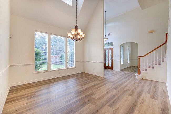 Building Photo - 2915 Monet Dr