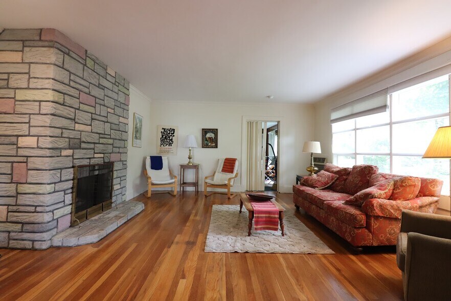 Building Photo - 15 Athelstane Rd