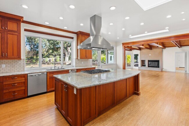 Building Photo - 27696 Vogue Ct