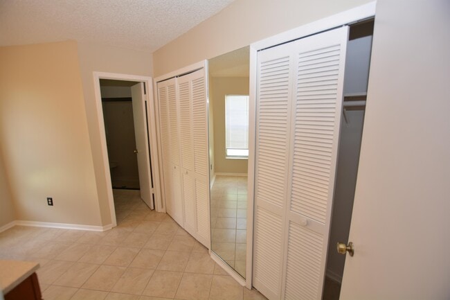 Building Photo - 6314 Eaglebrook Ave