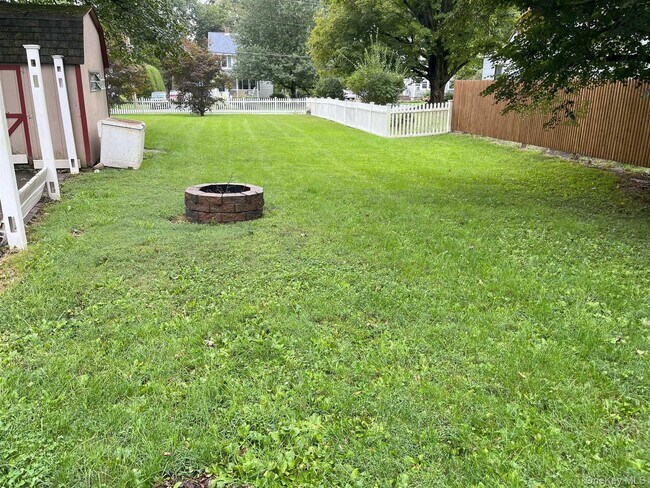 Building Photo - 8 James St