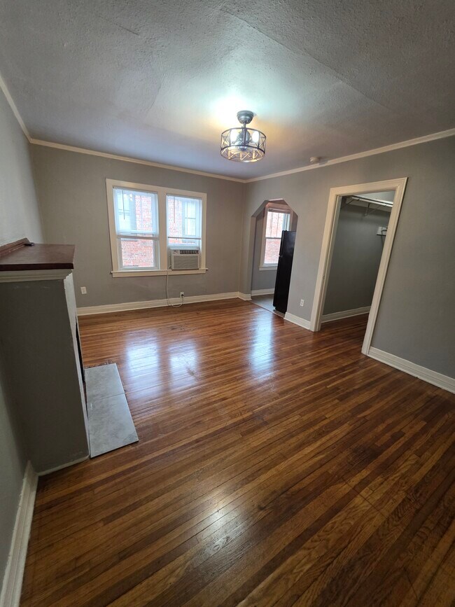 Building Photo - Virginia Ann