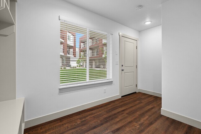 Building Photo - 651 S 450 E