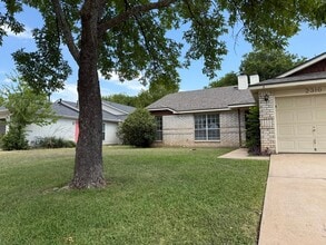 Building Photo - Annettes -2310 Fuzz Fairway, Austin, TX 78...