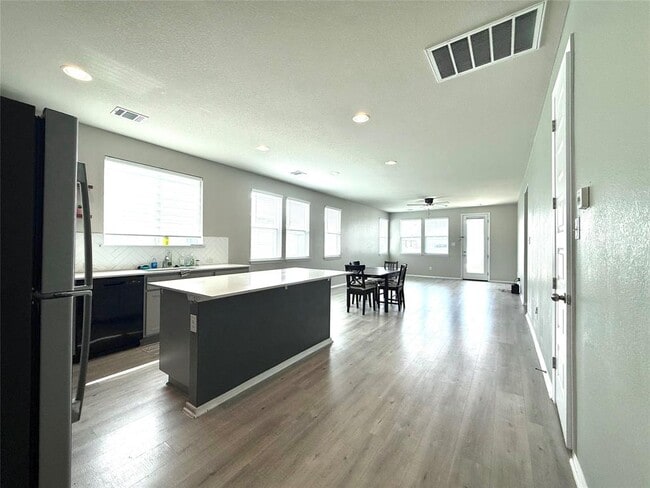 Building Photo - 133 Fabion St